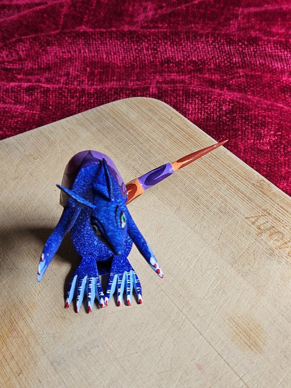 VINTAGE OAXACAN COPAL WOOD ARMADILLO CARVING BEAUTIUL! - Picture 2 of 5